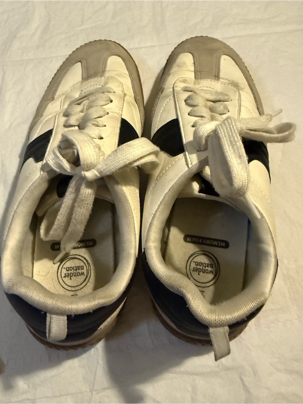 wonder nation White and Black Kids Lace-Up Sneakers